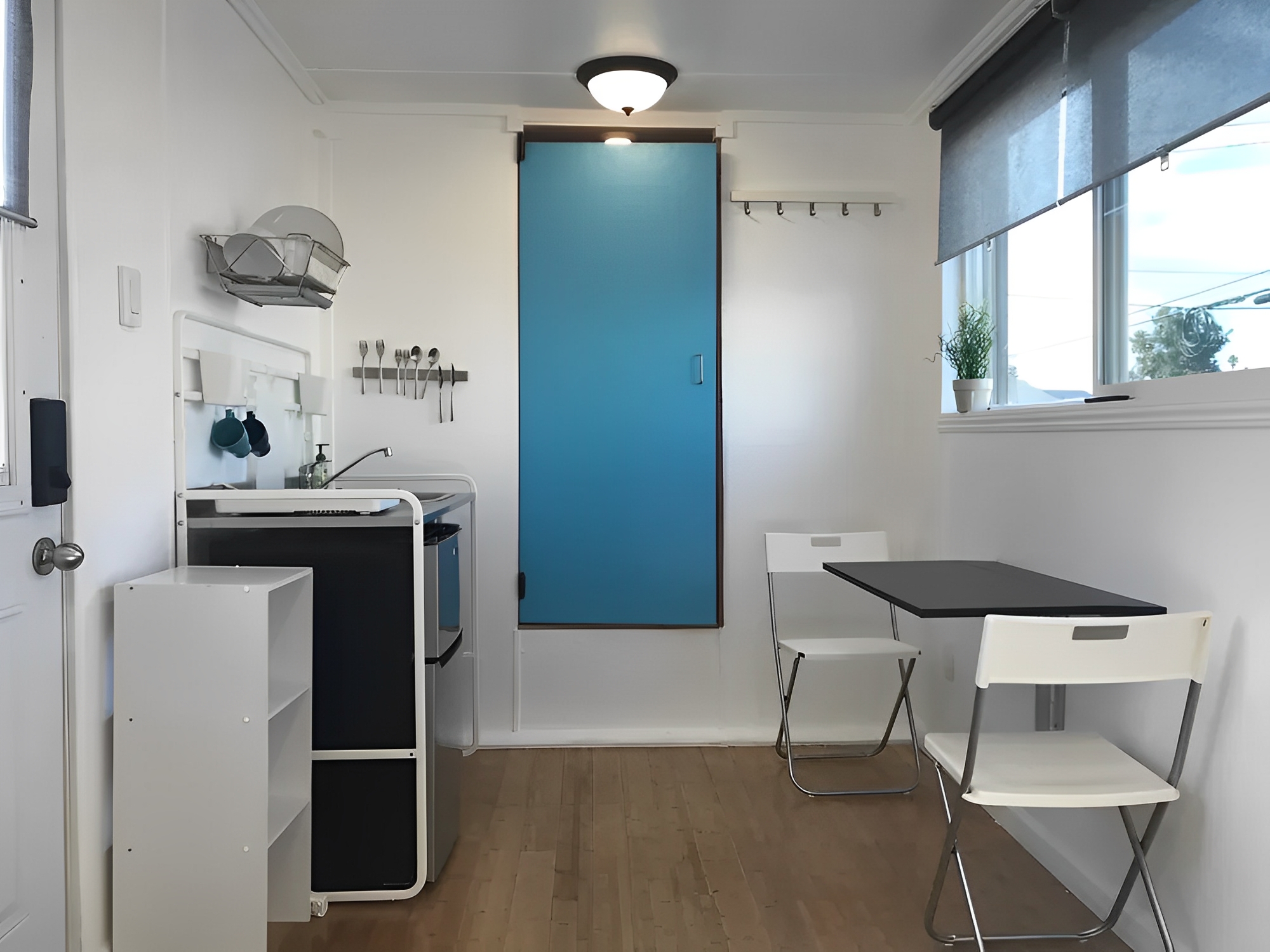 Fully Equipped 20ft Shipping Container Home - Image 4