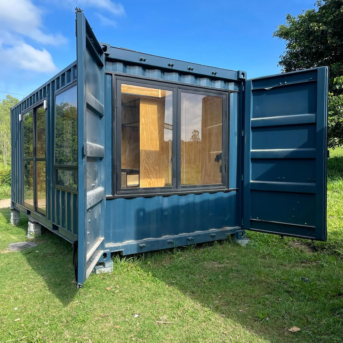 Custom 20ft Cozy Cabin Container House - Image 2